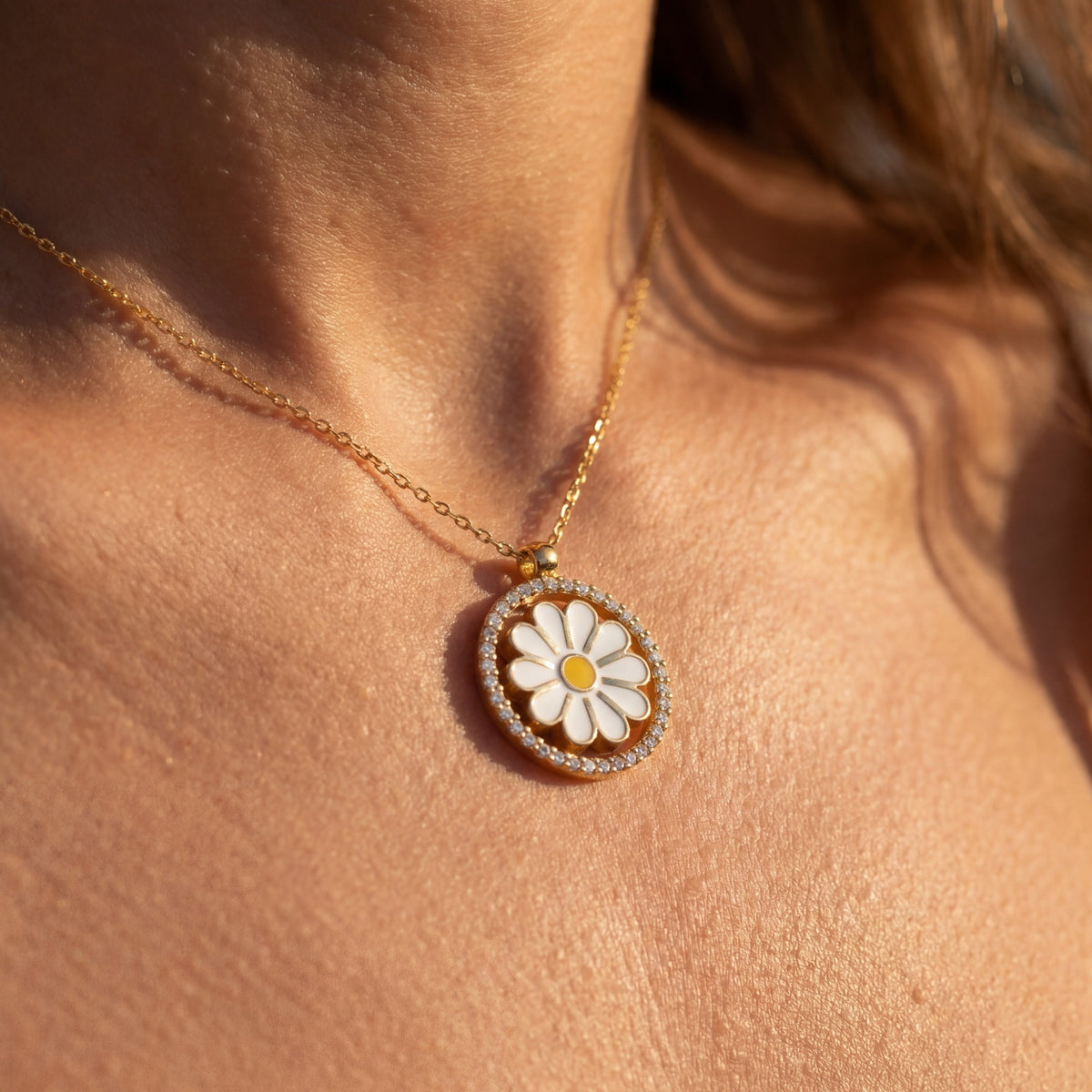 Delicate Daisy Flower Necklace
